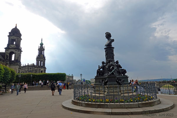 Ernst Rietschel Denkmal, welches dort steht, wo einst der bekannte deutsche Bildhauer Ernst Rietschel sein Atelier hatte