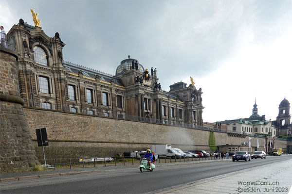 Die Brühlsche Terrasse und unterhalb die Festung Dresden.