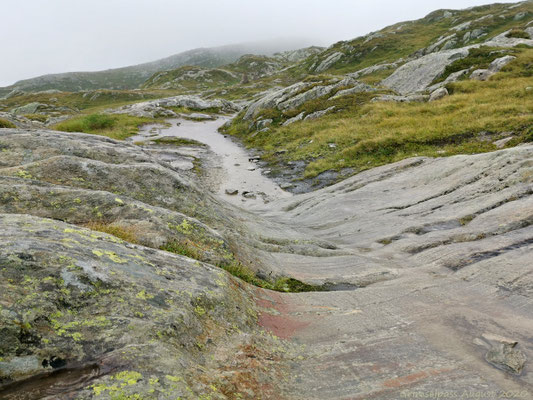 Vom Gletscher geformte Wege