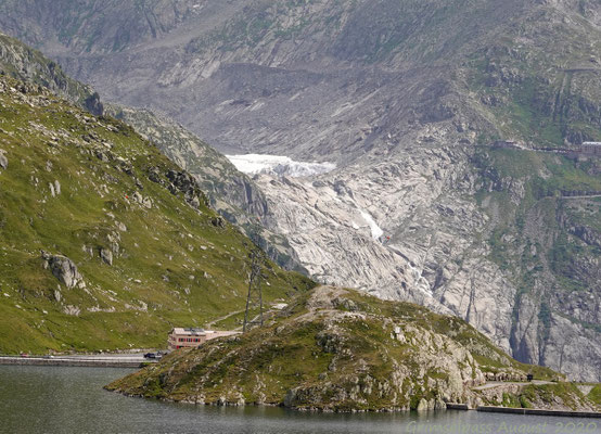 Blick auf den Rhonegletscher in der Ferne