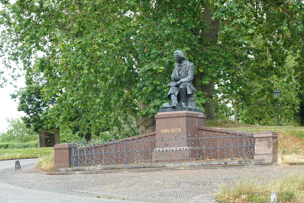 Denkmal für Ludwig Richter, ein bedeutender deutscher Maler und Zeichner der Spätromantik.