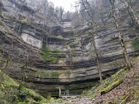 Am Ende des Tals am Cascade  de Lançot