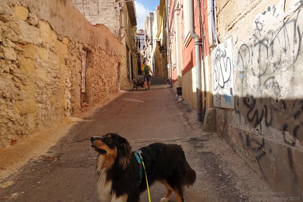 Die Strässchen werden schmäler und die Gebäude älter - wir nähern uns der Altstadt