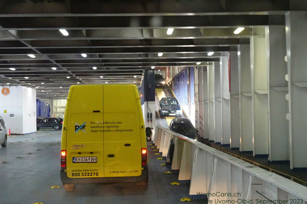 Vom Oberdeck kommen schon die ersten runter