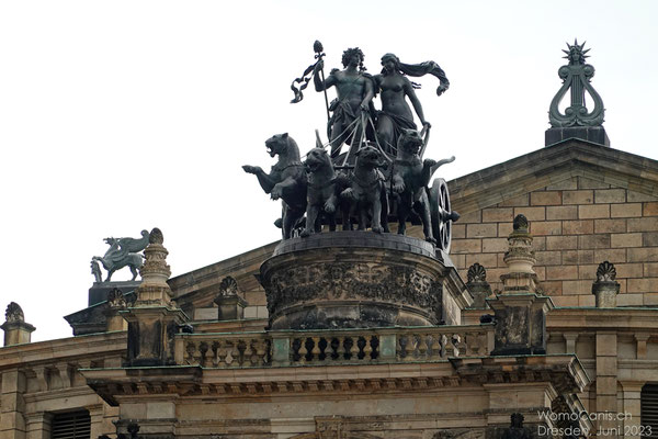 Das König-Johann-Denkmal. Die hohe künstlerische Anerkennung Johanns als Dante-Übersetzer bewahrte es vor dem Abbau und Vernichtung in der DDR-Zeit.