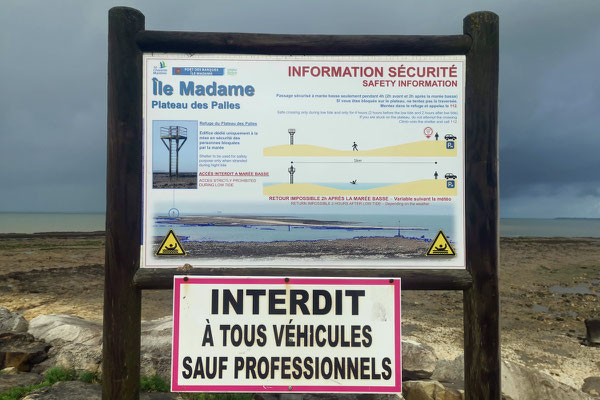 Bei Ebbe ist der Weg frei zur vorgelagerten Sandbank
