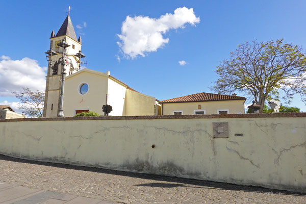 Chiesa di S. Margherita. Leider ist die Kirche verschlossen, so dass wir die alten Holzbilder nicht besichtigen können.