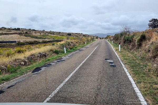 Und bei dem geringen Verkehrsaufkommen können die wenigen holprigen Stellen gut umfahren werden