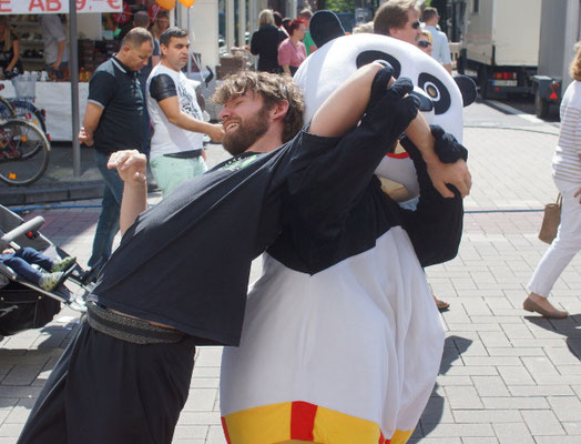 Jing Wu Vorführung beim Straßenfest Ehrenfeld