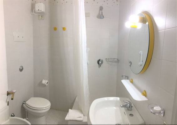 Residence Bouganville-bagno con doccia-Stevasas