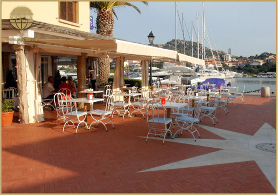 Prenota la tua vacanza in Sardegna-Piazza Paguro-Stevasas
