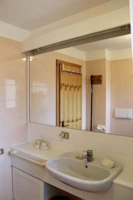 Residence Casa Cavalese-bagno_Stevasas