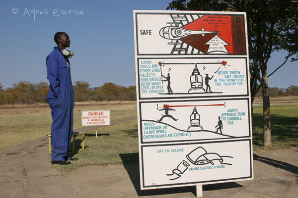 Panneau d'invitation à la prudence ! - Zambie août 2007