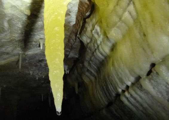 Tropfstein in der Höhle unter dem Herrenberg