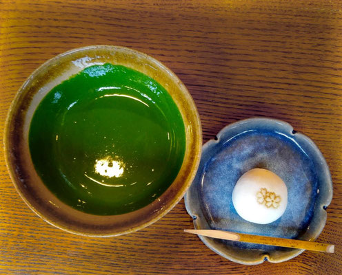 Dickflüssiger Matcha Tee vei Ippodo in Kyoto