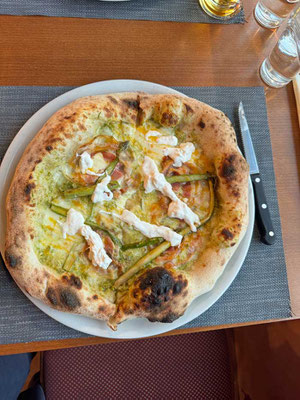 Top Pizza bei "Gostilna pri Zotlarju" Slowenien