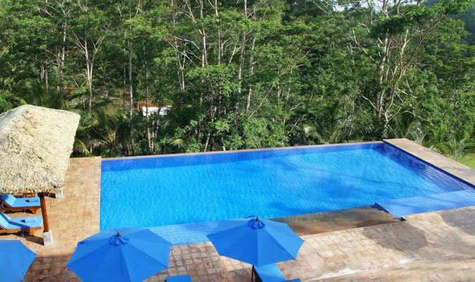 AM Pool im Niyagam House bei Galle