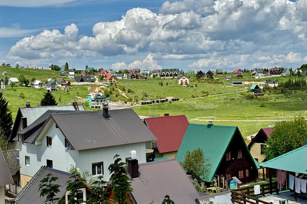 Stadt Zabljak im Durmitor Nationalpark