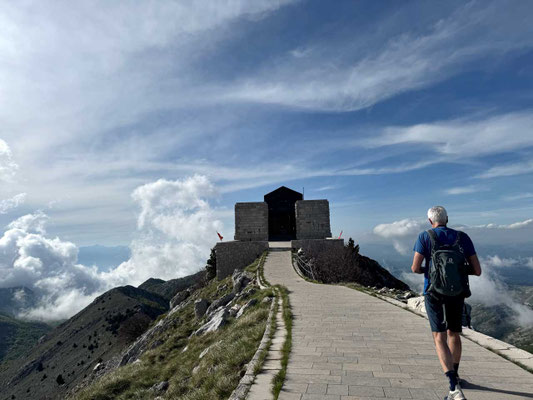Lovćen Nationalpark Mausoleum Montenegro