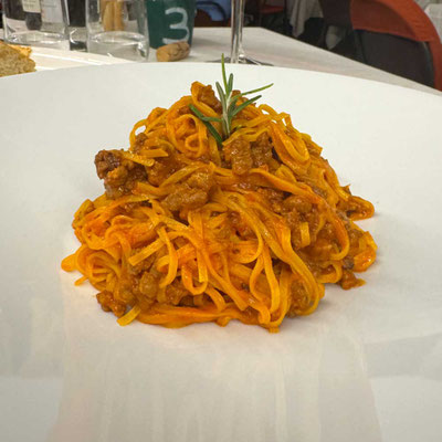 Tajarin Ragu, Restaurant L'Angolo di Rosina in Novello Piemont