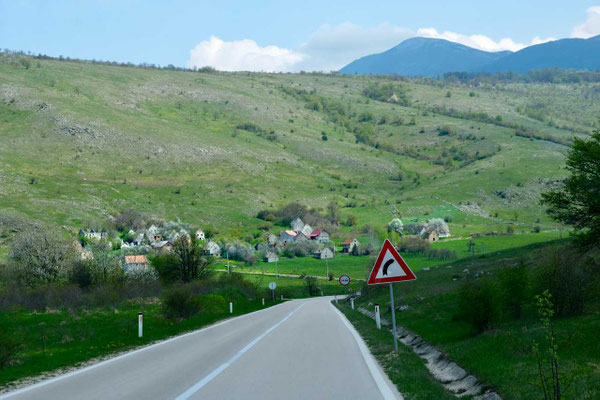 Grünes Karsttal Bosnien 