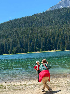 Asiatische Besucher lieben den See in Zabljak 