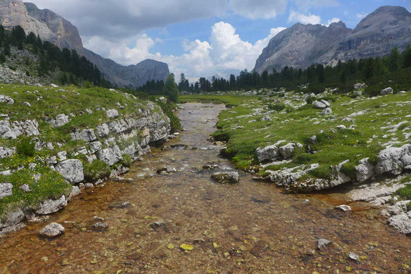 Dolomiten-Höhenweg Nr. 1 Richtung Fanes Alm