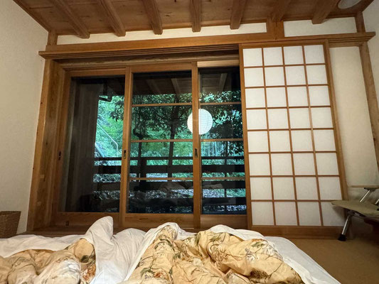 Tatami-Zimmer im Ryokan Fukinotou, Kunisai, Kyushu