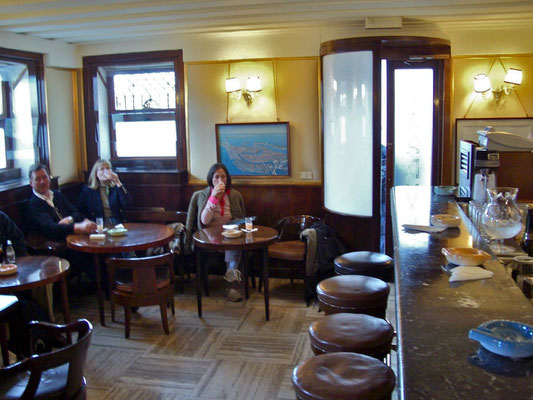 Auf einen Bellini in die Harry's Bar, Venedig