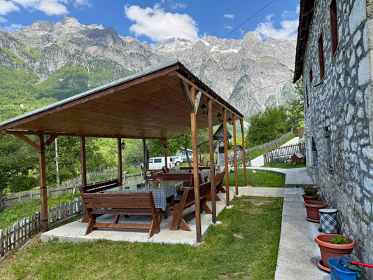 Camping & Guesthouse Rrashkadoli Theth