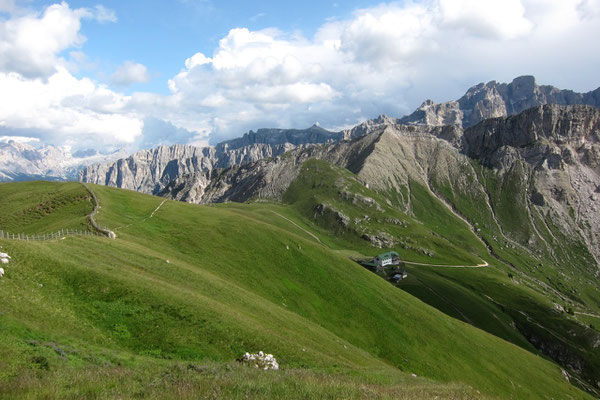 Zum Zendleserkofel oberhalb der Schlüterhütte