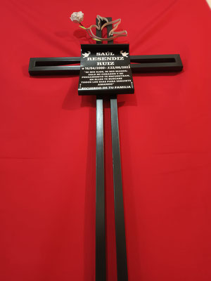 Cruz para Difunto 51.1 Paloma de la Paz "HERRERÍA ESPECIALIZADA MORÓN"  (Jesús Morón)