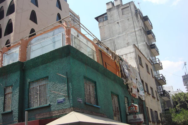 Proyecto de techo plegable en la Zona Rosa 4 Restaurante La Terraza HERRERÍA ESPECIALIZADA MORÓN