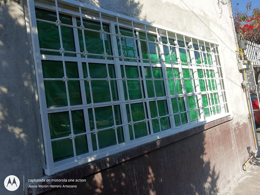 Protección para ventana con nudos de redondo 1.2 HERRERÍA ESPECIALIZADA MORÓN 