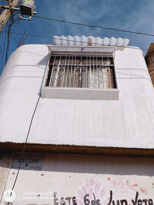 Protección para ventanas con techo de policarbonato Lexan 1.4 HERRERÍA ESPECIALIZADA MORÓN  (Jesús Morón)