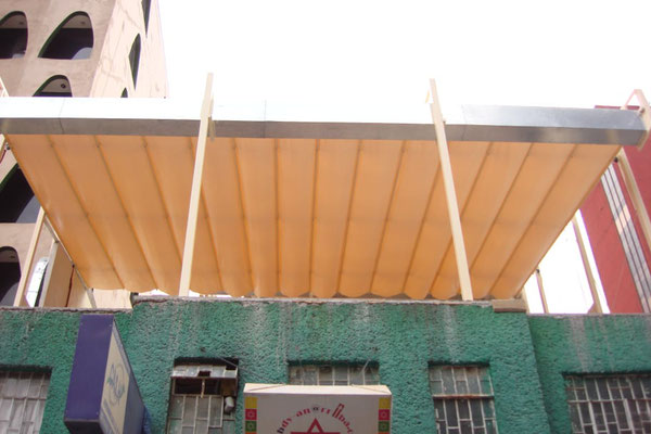 Proyecto de techo plegable en la Zona Rosa 6 Restaurante La Terraza HERRERÍA ESPECIALIZADA MORÓN