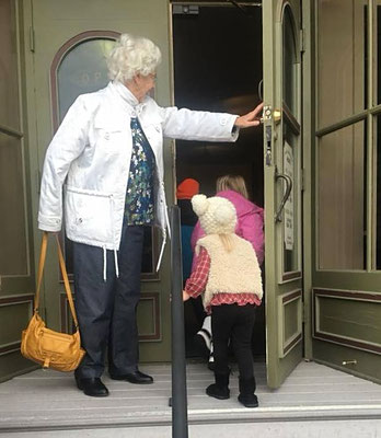 "Come on in," says Grandma Wilma Veldheer :: photo by Kristen Grassmid