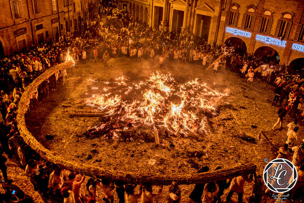 Le Vie Delle Foto 2024 ◉ Carnevale Storico di Offida ◉ Eppinger Caffè Trieste 1848. © Luca Cameli Photographer