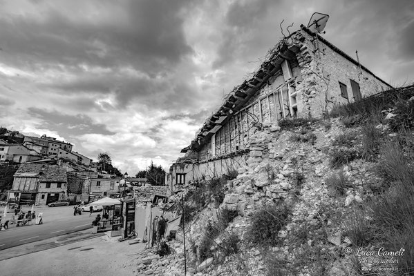  Lo Stato Delle Cose: Terremoto Centro Italia 5 Anni Dopo. Castelluccio di Norcia, zona rossa. © Luca Cameli Photographer