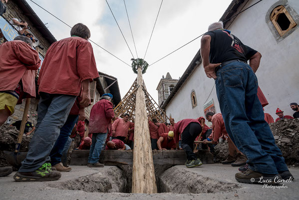 FESTA BELLA 2019 ~ SPELONGA - Alzata dell'albero - RisorgiMarche