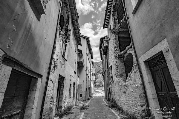  Lo Stato Delle Cose: Terremoto Centro Italia 5 Anni Dopo. Visso, zona rossa. © Luca Cameli Photographer