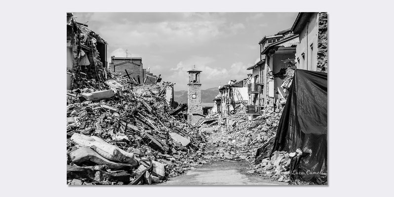 Terremoto Centro Italia 2016 - Per Non Dimenticare, Amatrice. Pubblicato nel libro Italien - Porträt Eines Fremden Landes, Thomas Steinfeld. © Luca Cameli Photographer