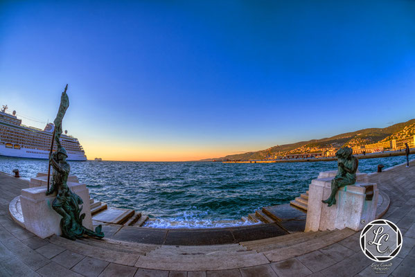 Trieste - Scala Reale, Statua Del Bersagliere, Le Ragazze Di Trieste. © Luca Cameli Photographer