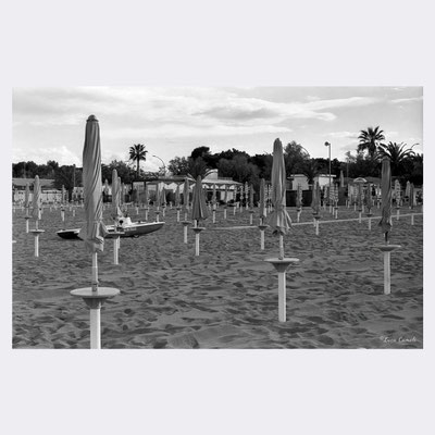 Summer End, San Benedetto del Tronto. Selezionato FOTOGRAFIA ZEROPIXEL 2023 CLIMAX, Trieste. Analog Sparks International Film Photography Awards 2024. Ilford Photo. © Luca Cameli Photographer