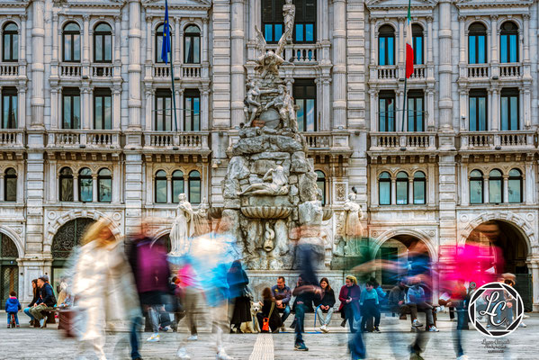 Frenzy's Society After Pandemic ~ Fontana Dei Quattro Continenti, Piazza Unità d'Italia - Trieste. © Luca Cameli Photographer