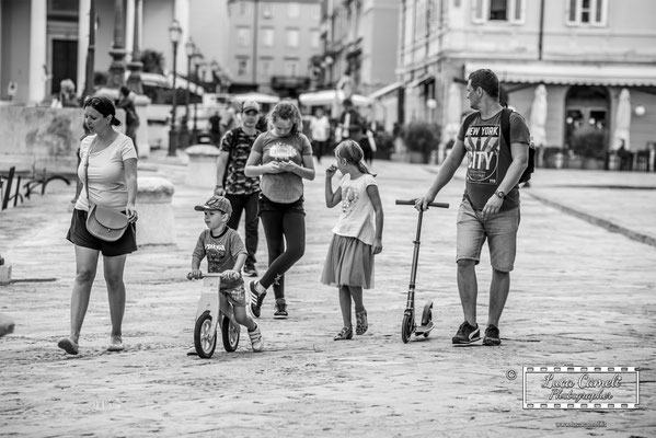 Trieste, Piazza Ponterosso - Canal Grande. All You Need Is Love. © Luca Cameli Photographer