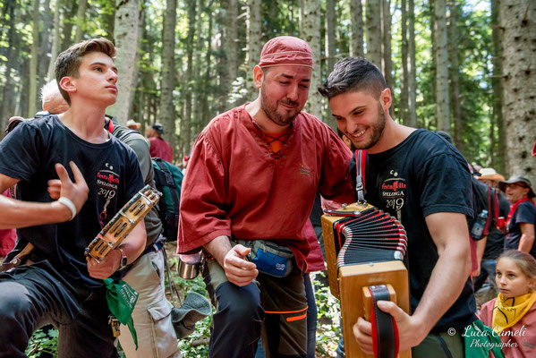 FESTA BELLA 2019 ~ SPELONGA - Taglio dell'albero - RisorgiMarche