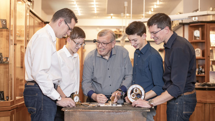 Strassberger Horn, Fachgeschäft, Schmuck, Uhren und Optik