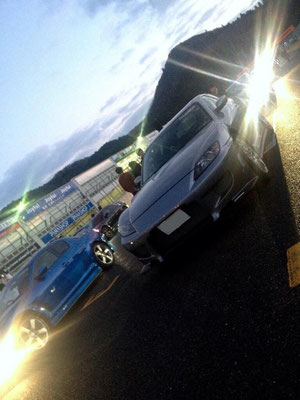15枚目の写真も松田礼奈様の愛車RX-8。サーキットでの撮影です。