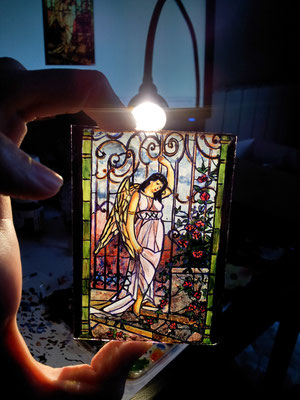 Vidriera ángel, estilo Tiffany, cristal pintado 6,2x9 cm
